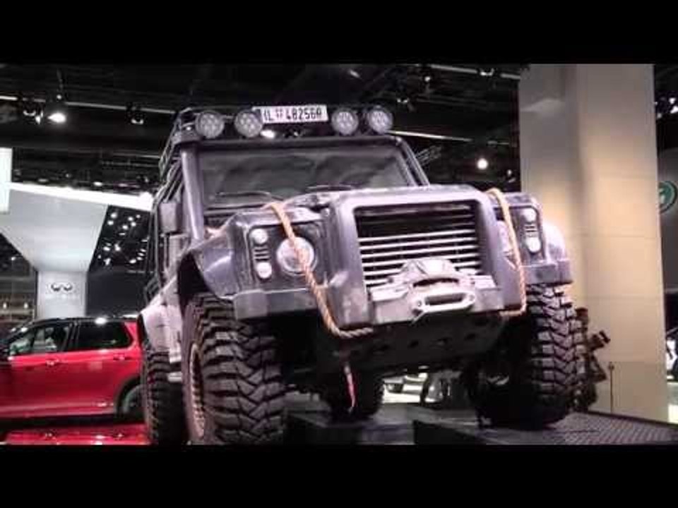 The new Land Rover Defenders from the James Bond movie Spectre 007 | AutoMotoTV