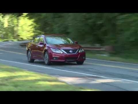 2016 Nissan Altima Unveiled in NYC | AutoMotoTV
