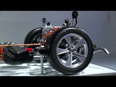 Audi Q7 e-tron 3.0 TDI quattro - Exhibition | AutoMotoTV