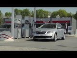 2016 SKODA Octavia Combi G-TEC Charging | AutoMotoTV