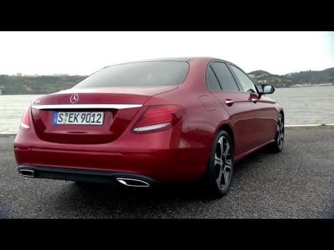 Mercedes Benz E 300 AVANTGARDE with Night package in Red Metallic Exterior Design Trailer