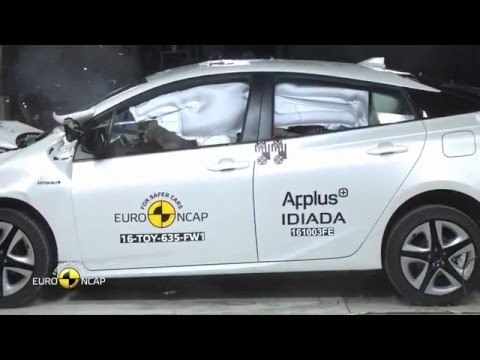 Toyota Prius - Crash Tests 2016 | AutoMotoTV