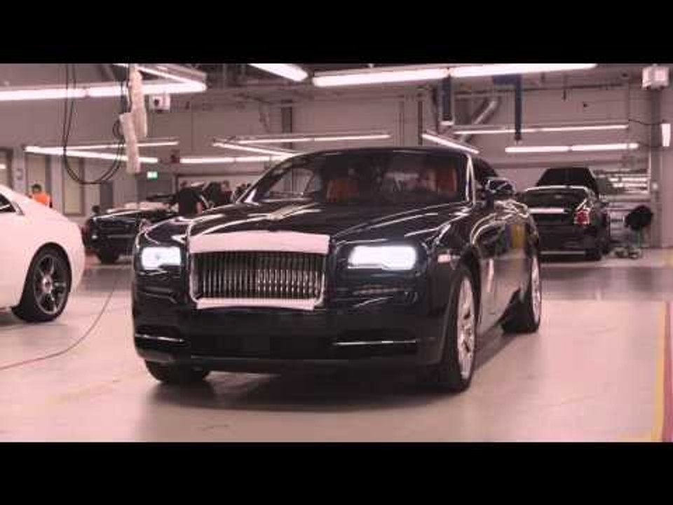Manufacturing Plant Digitalization Rolls-Royce Motor Cars Final Check | AutoMotoTV