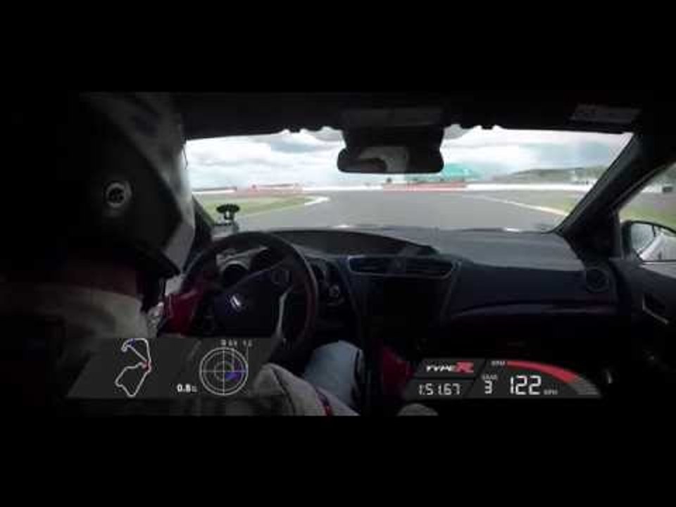 Honda Civic Type R sets new benchmark time at Silverstone with Honda BTCC's | AutoMotoTV
