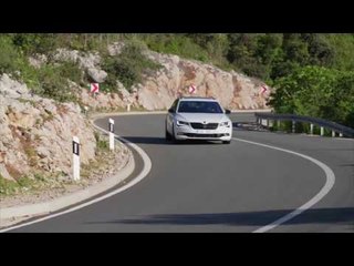 Descargar video: SKODA Superb Sportline Combi - Driving Video | AutoMotoTV