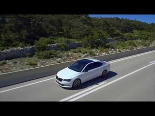 Tải video: SKODA Superb Sportline - Driving Video | AutoMotoTV