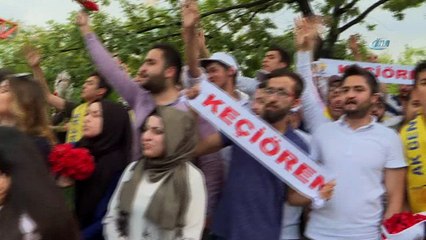 Son Başbakan Binali Yıldırım, Başbakanlığa ait makam aracıyla TBMM'ye gitti, resmi plaka değişti