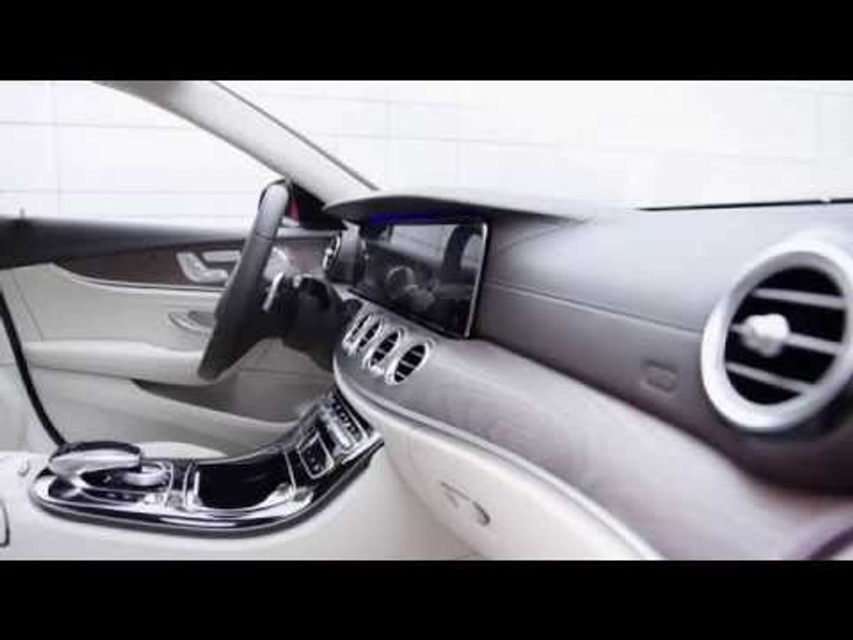 The new Mercedes-Benz E-Class All-Terrain - Interior Design | AutoMotoTV
