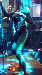 Vidéo : la danse osée de deux filles à la soirée de Wally
