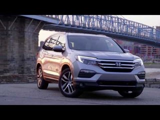 2017 Honda Pilot Elite AWD Exterior Design in Grey | AutoMotoTV