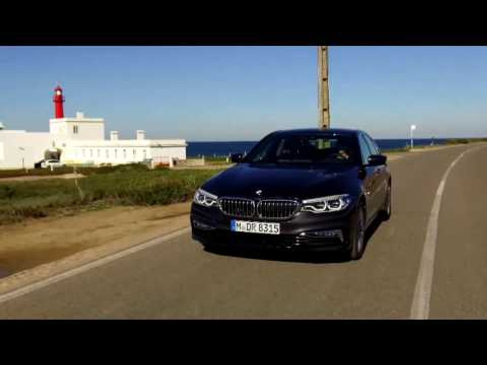 The new BMW 5 Series - BMW 530d Onboard, Car to Car, Drone Trailer | AutoMotoTV