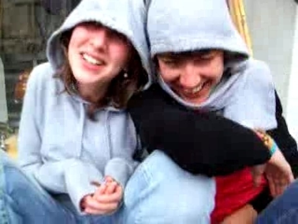 Laura & Marie ~ La manche
