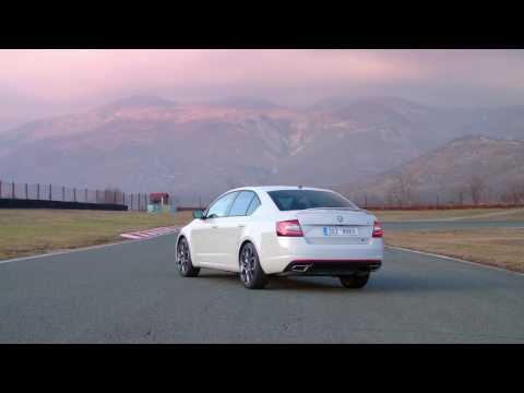 2017 Skoda Octavia RS Exterior Design | AutoMotoTV