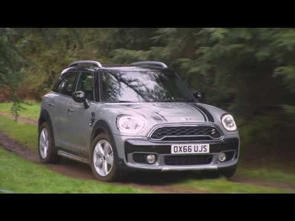 MINI Cooper S Countryman ALL4 in Moonwalk Grey...