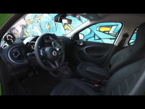 smart forfour electric drive white electric green Interior Design Trailer | AutoMotoTV