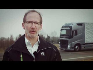 下载视频: Volvo Trucks - Collision Warning with Emergency Brake even in a curve | AutoMotoTV