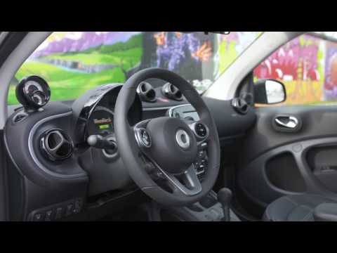 smart fortwo electric drive white electric green Interior Design Trailer | AutoMotoTV