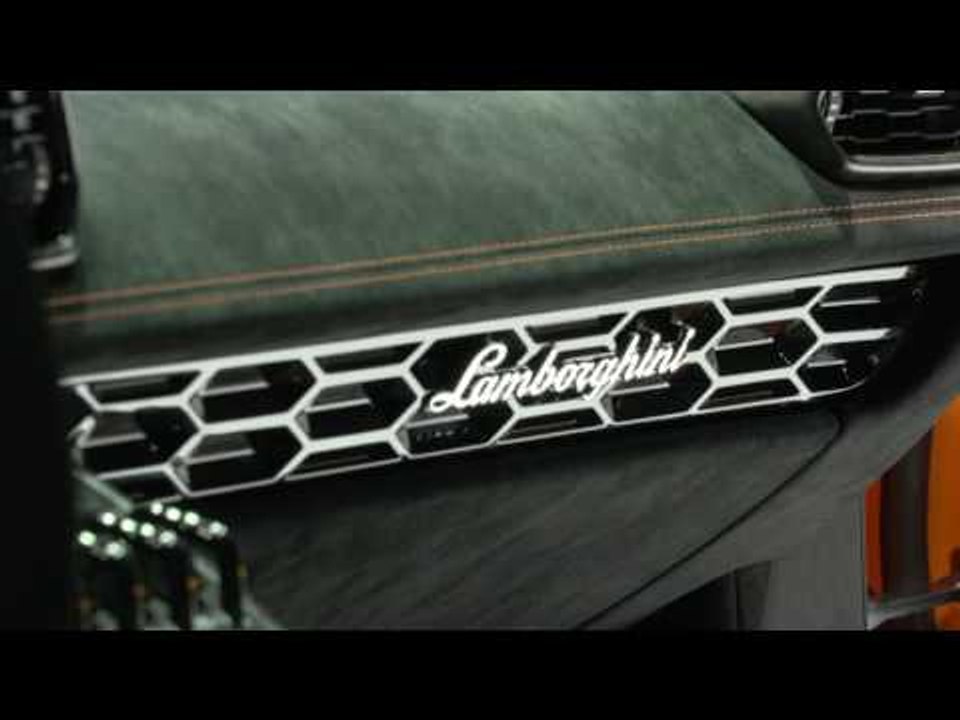 New Lamborghini Huracán - Interior Design Trailer | AutoMotoTV