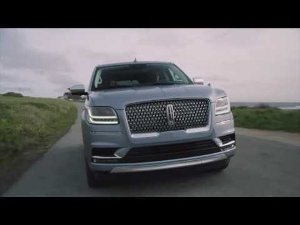 2018 Lincoln Navigator Driving Video in Silver Trailer | AutoMotoTV