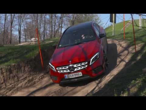 Mercedes-Benz GLA 220 4MATIC Jupiter red - Offroad Driving | AutoMotoTV