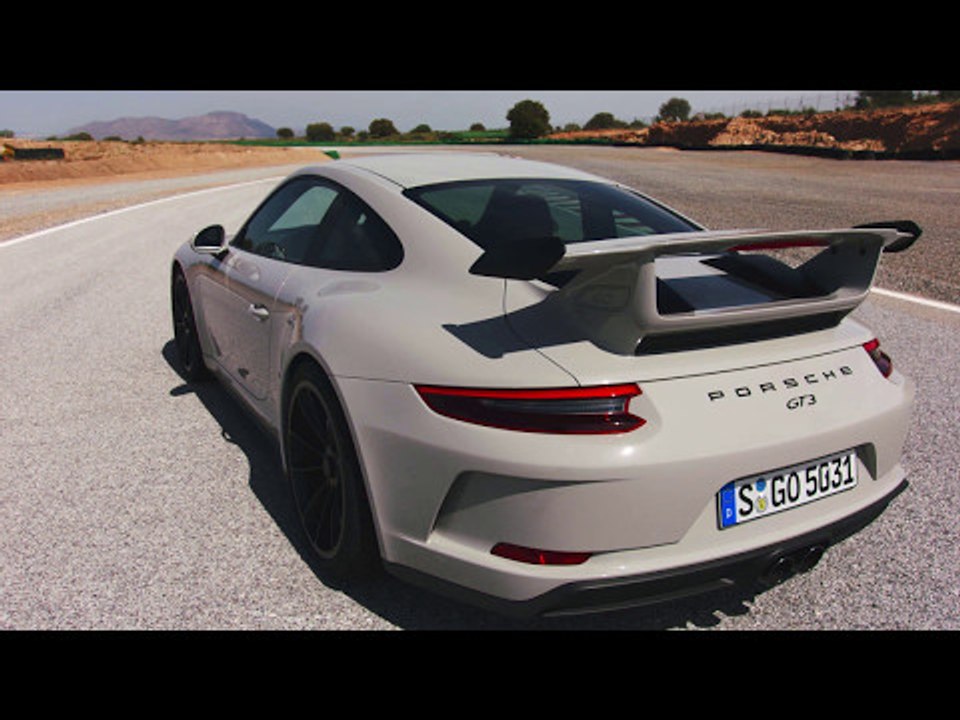 Porsche 911 GT3 Exterior Design in Crayon | AutoMotoTV