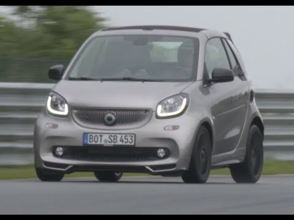 15 years smart BRABUS - Driving Video | AutoMotoTV