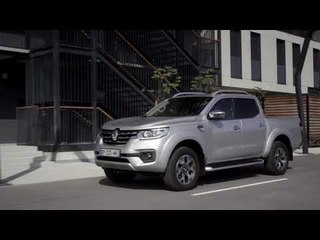 2017 Renault ALASKAN Driving Video