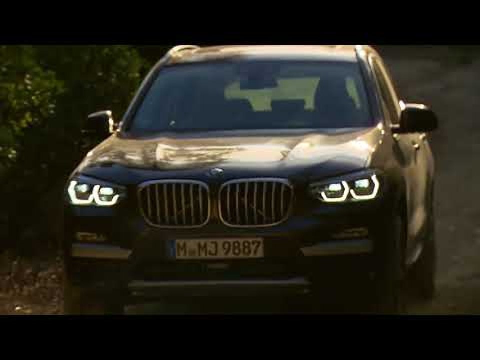 BMW X3 xDrive 30d Driving Video Off Road