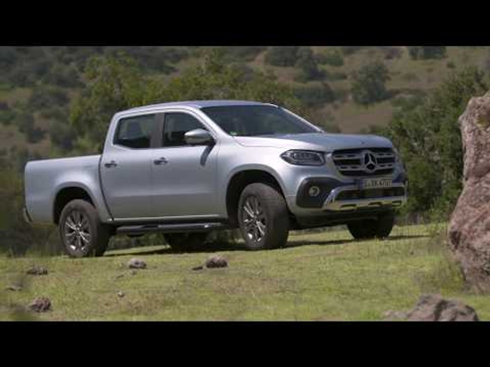 Mercedes-Benz X-Class Design in Diamond silver metallic