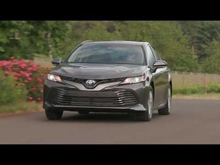2018 Toyota Camry LE Hybrid Driving Video