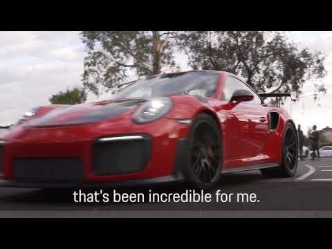 Mark Webber and the GT2 RS on the Albert Park Grand Prix Circuit