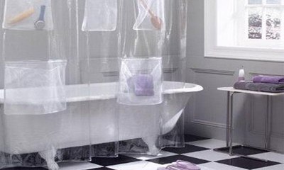 ستارة تسمح لكم باستخدام أجهزتكم الذكية خلال الاستحمام!