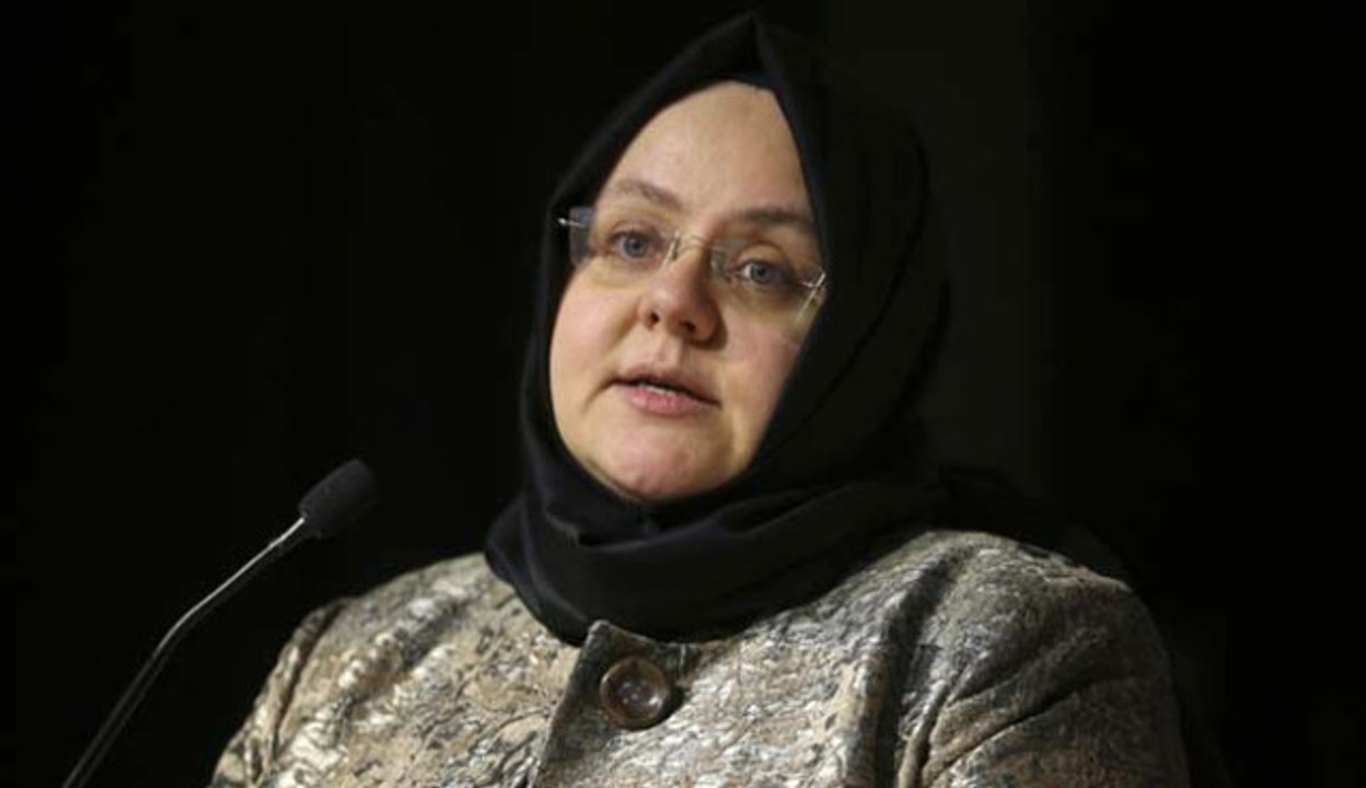 Çalışma, Sosyal Hizmetler ve Aile Bakanı Zehra Zümrüt Selçuk Kimdir?
