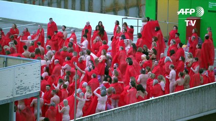 Australia se desnuda en masa para nueva fotografía de Tunick