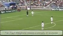 2003 yılında İran ile Danimarka arasında oynanan maçta taraftarın ıslığını hakemin düdüğü sanan İranlı futbolcu ceza sahasında topu eline aldı. Hakem penaltı no