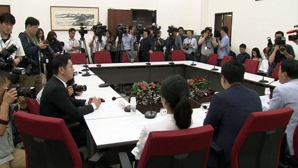 한국당 비대위원장 후보 10여 명으로 압축...주말쯤 발표 / YTN