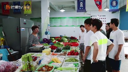 《向往的生活2独享版》：“学徒”baby做饺子 黄磊为劳动模范生大华点赞 20180709期  Back to Field S02【湖南卫视官方频道】