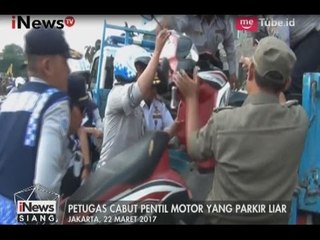Dishub Dibantu Satpol PP Menertibkan Kendaraan yang Sembarangan Parkir - iNews Siang 23/03