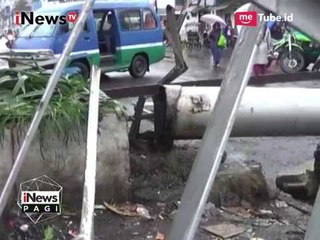 Hujan Angin & Es Juga Robohkan Reklame Hingga Menimpa Jalur Kereta - iNews Pagi 24/04
