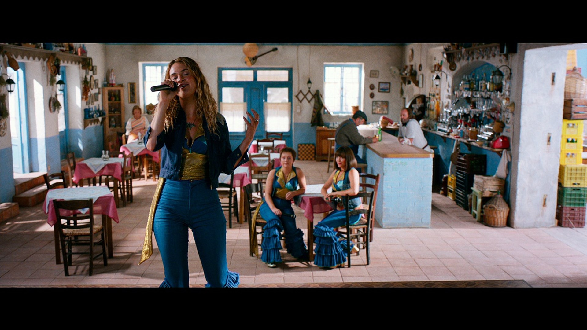 Mamma Mia 2 - Donna and the Dynamos perform "Mamma Mia" - Movie Clip -  video Dailymotion