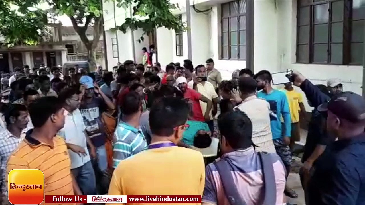 देवघर में दिन दहाड़े चली गोली, महिला वार्ड पार्...