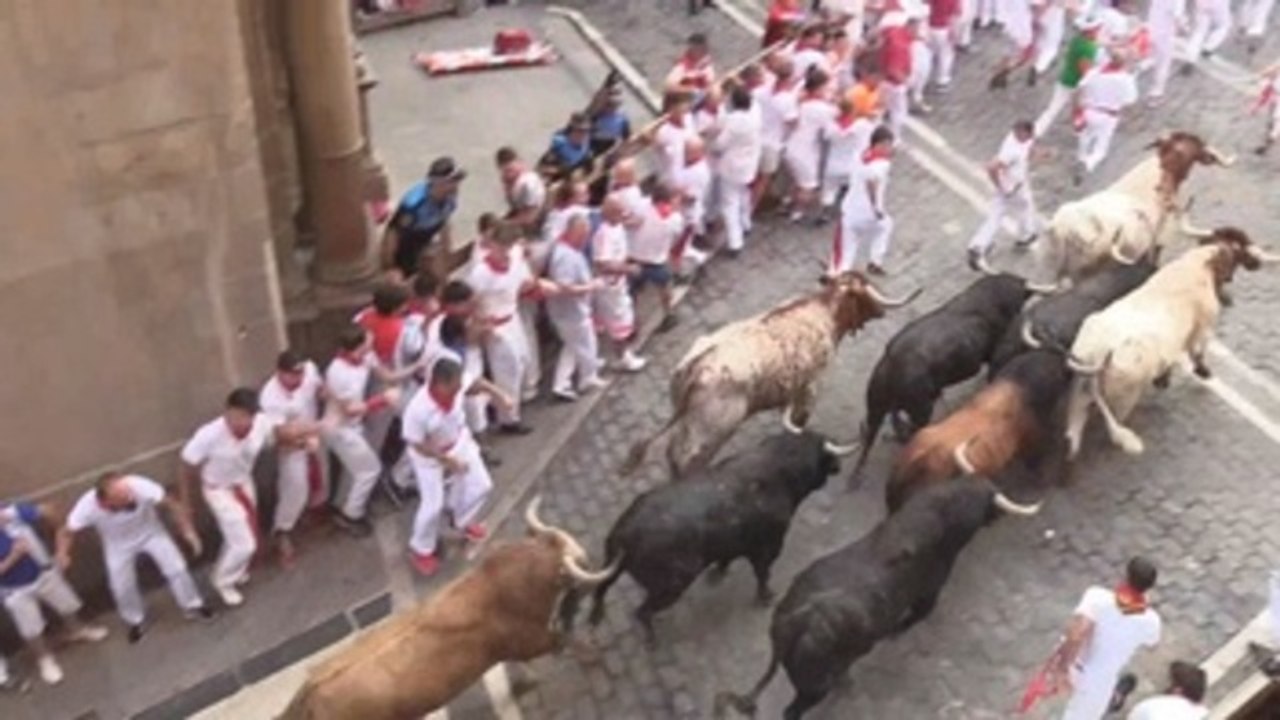 Cinco heridos, ninguno corneado, en el cuarto encierro de los sanfermines