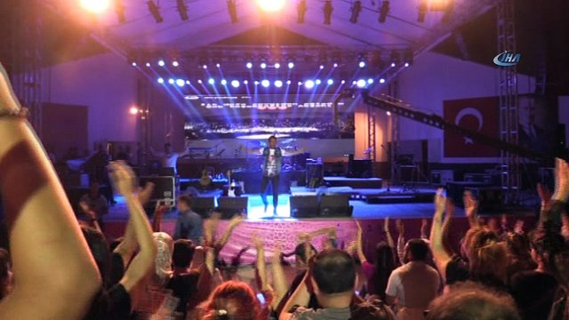 İlyas Yalçıntaş Akşehir'de romantik gece