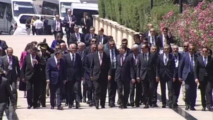 Başkan Erdoğan, Azerbaycan Şehitliğini Ziyaret Etti