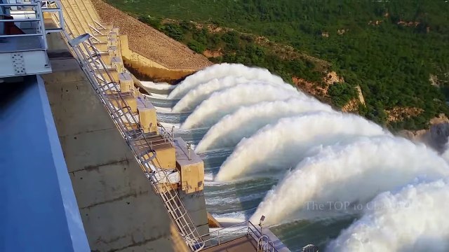 HIGH PRESSURE, Top 33 Spectacular Water EMERGENCY Discharge from the DAM Compilation 2018