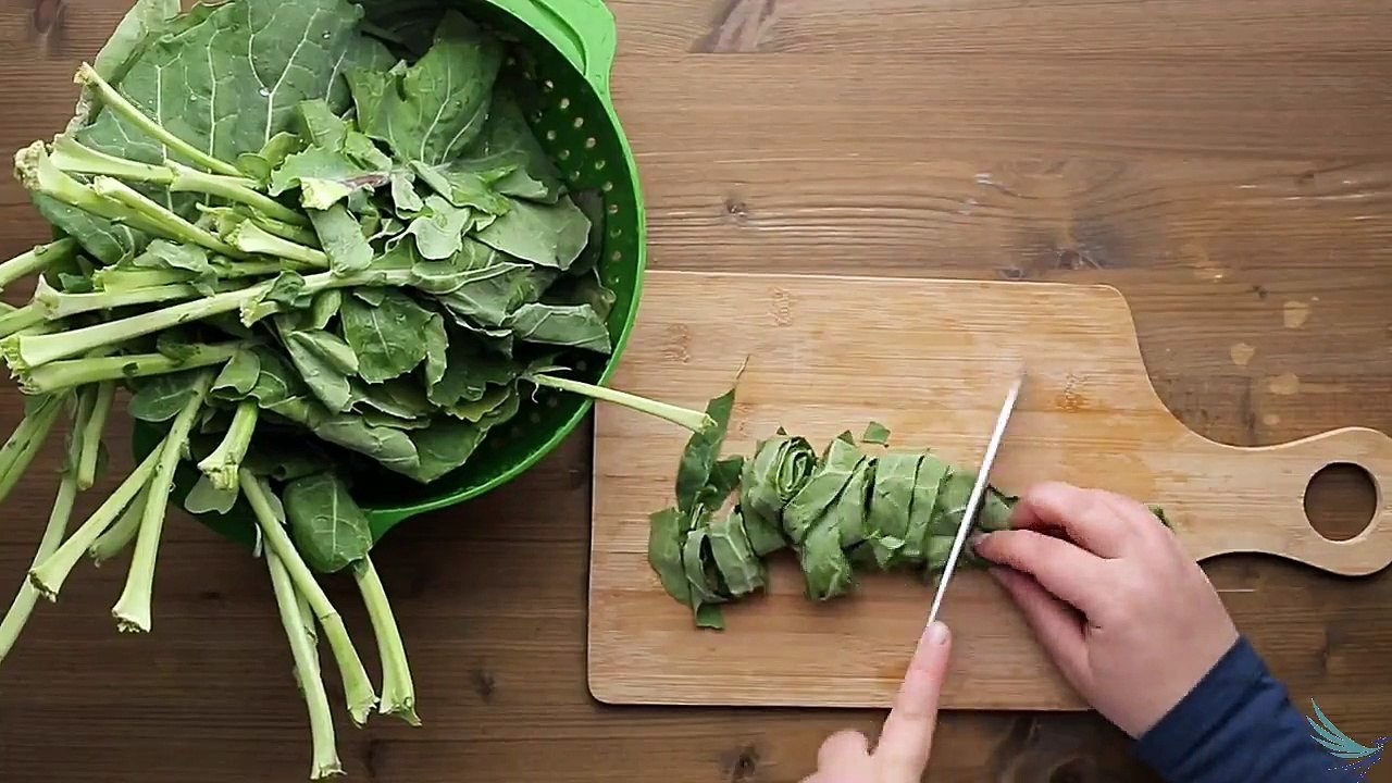 Bone Broth Collard Greens with Bacon video Dailymotion