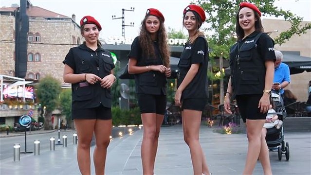 Streife in Shorts: Polizistinnen im Libanon gehen neue Wege