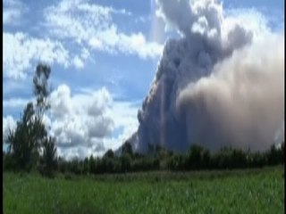 Gunung Sinabung Meletus, Kota Brastagi Diguyur Hujan Abu Vulkanik - iNews Pagi 15/06