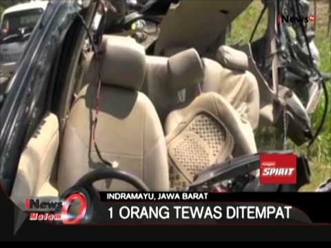 Akibat Sopir Mengantuk Mobil Tabrak Pohon, 1 Orang Tewas, Indramayu - iNews Malam 19/07