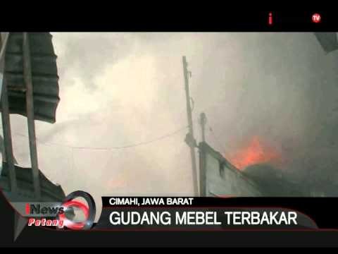 Gudang Mebel Cimahi Terbakar, Warga Panik Petugas Kesulitan Memadamkan Api - iNews Petang 21/08